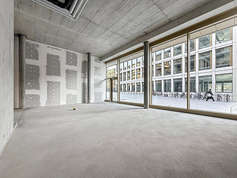 Surface retail avec forte visibilité - 87.25 m² - Cour de Gare (Sion) (4)