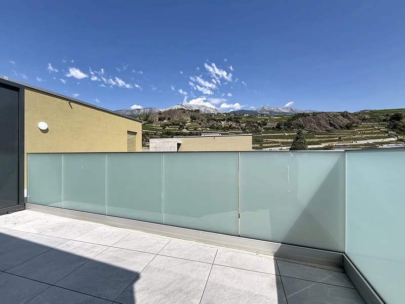 2.5 pièces en attique avec terrasse à louer à Uvrier (8)