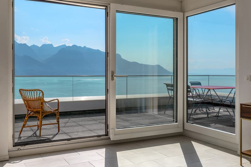 Superbe penthouse avec immense terrasse et vue panoramique sur le lac (2)