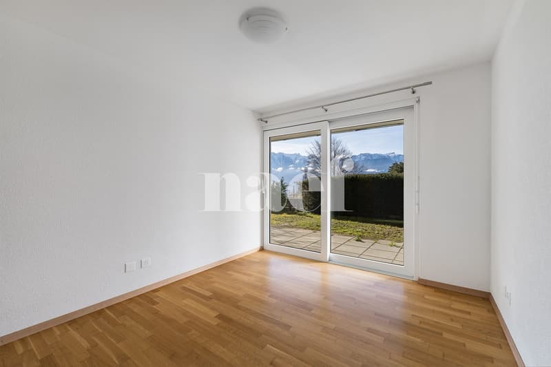 Belle maison jumelle lumineuse et contemporaine de 5.5 pièces à vendre à Corseaux (13)