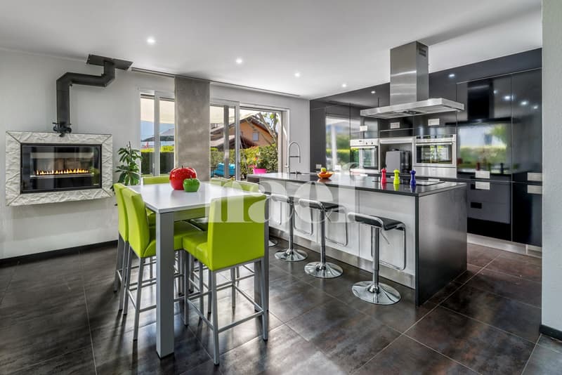 Très belle maison individuelle de 6.5 pièces avec studio indépendant et piscine extérieure à vendre à Bex (5)
