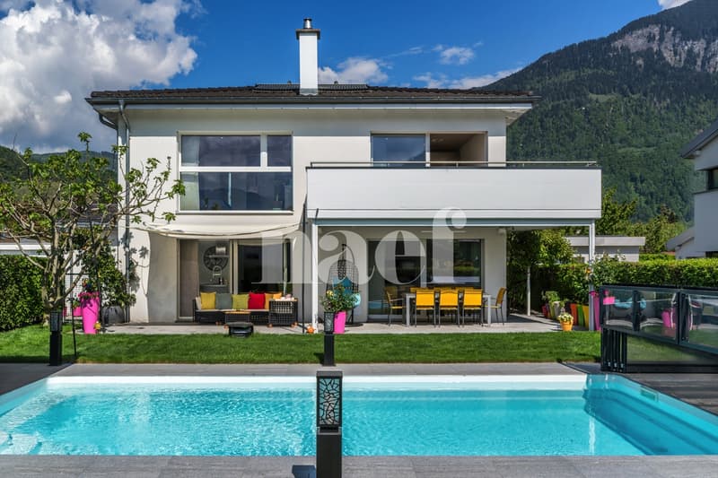 Très belle maison individuelle de 6.5 pièces avec studio indépendant et piscine extérieure à vendre à Bex (1)