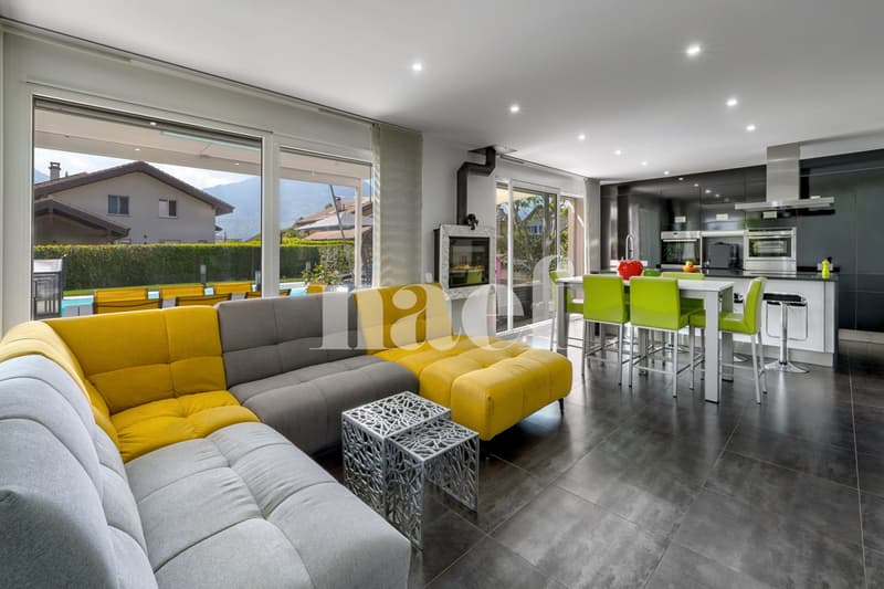 Très belle maison individuelle de 6.5 pièces avec studio indépendant et piscine extérieure à vendre à Bex (7)