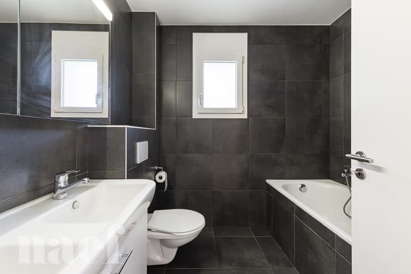 Charmante villa mitoyenne par les garages de 5.5 pièces au style contemporain et dans un cadre verdoyant à vendre à Blonay (9)