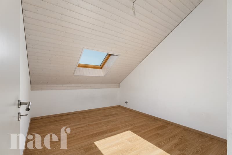 Charmante villa mitoyenne par les garages de 5.5 pièces au style contemporain et dans un cadre verdoyant à vendre à Blonay (7)