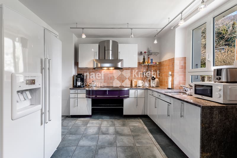 A vendre - Propriété individuelle de 12.5 pièces à deux pas du centre de Blonay et magnifique vue sur le lac (9)