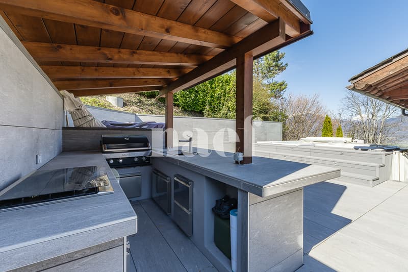Magnifique chalet rénové avec jacuzzi et piscine à contre-courant à vendre à Choëx (4)