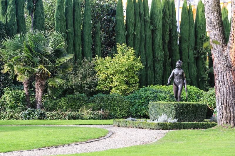 Jardin magnifiquement arborisé