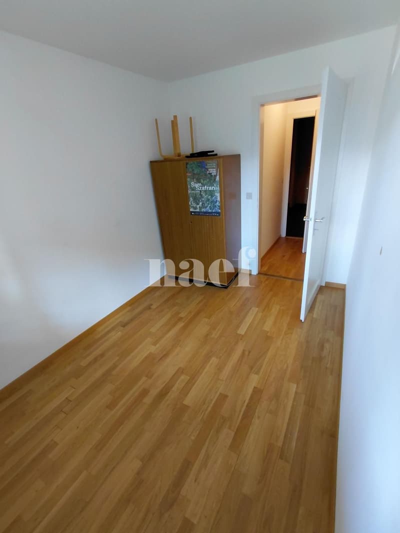 Local au rez-inférieur d'un immeuble locatif (2)