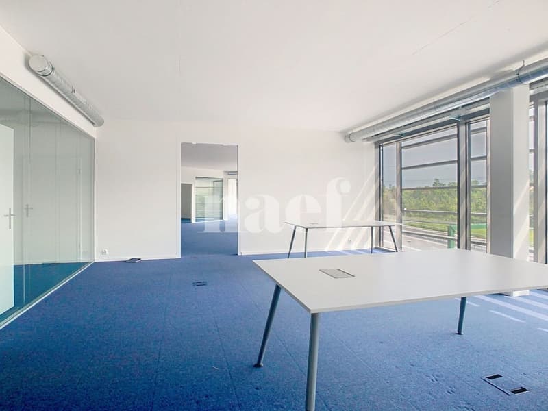 Bureaux modulables dans immeuble récent (7)