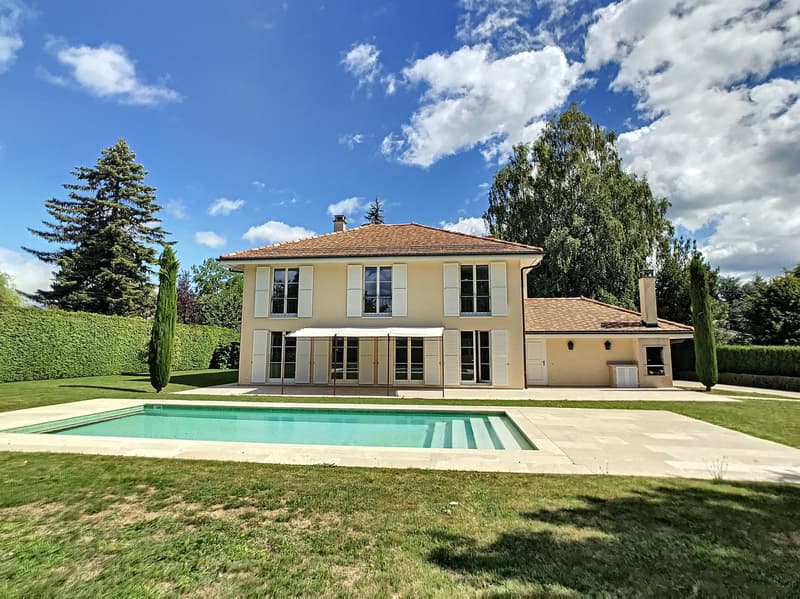 Magnifique villa individuelle avec 4 chambres et piscine (1)