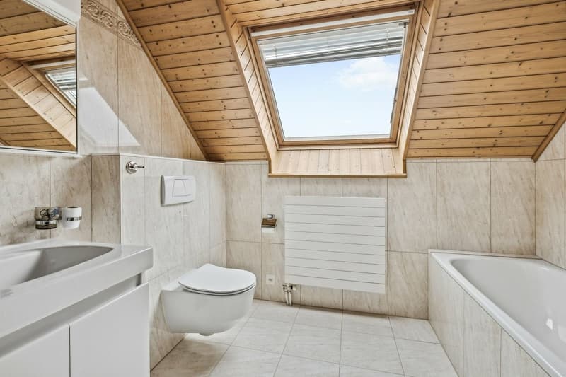 Spacieuse villa de 180m2 habitables au coeur du village avec bureau in (10)