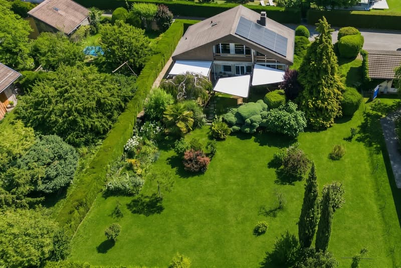 Maison individuelle avec grand jardin dans un quartier résidentiel à q (1)