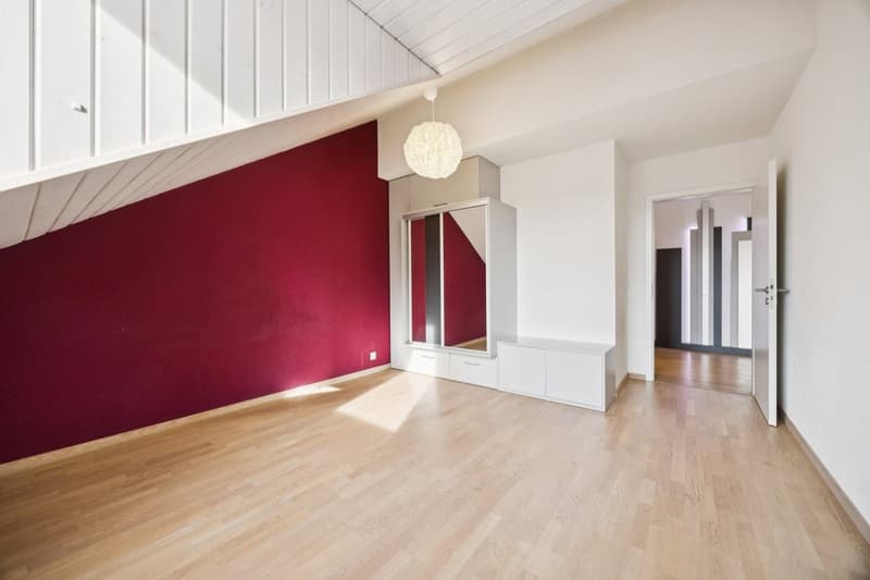 Spacieux duplex avec grande terrasse et beau dégagement sur le lac au (5)