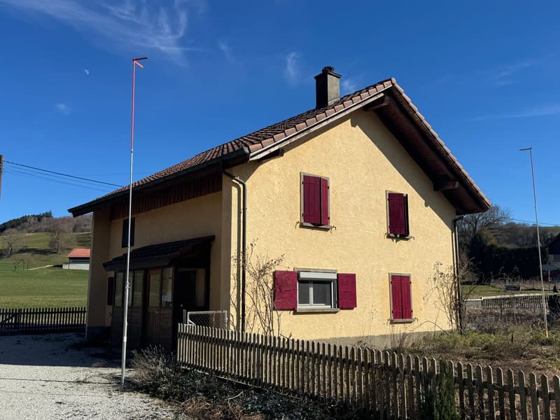 Maison de 5 pièces à rénover (3)