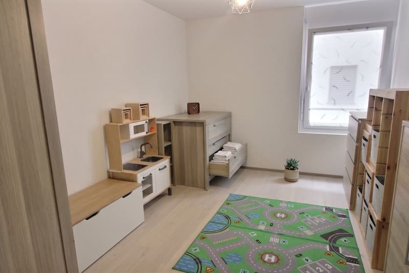 Spacieux appartement de 4,5 pièces de 136 m2, en plein centre de Châtel-St-Denis (13)