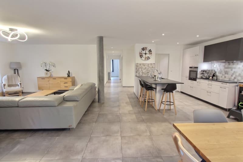 Spacieux appartement de 4,5 pièces de 136 m2, en plein centre de Châtel-St-Denis (5)