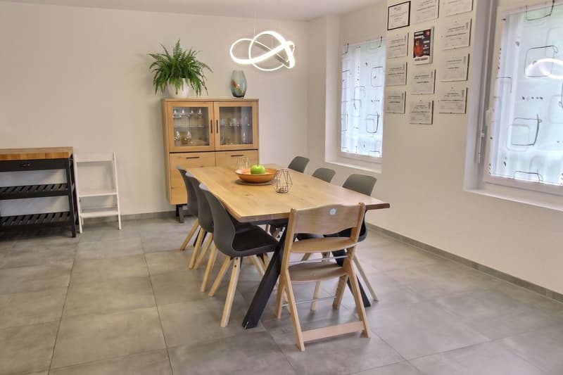 Spacieux appartement de 4,5 pièces de 136 m2, en plein centre de Châtel-St-Denis (2)