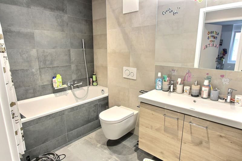 Spacieux appartement de 4,5 pièces de 136 m2, en plein centre de Châtel-St-Denis (10)