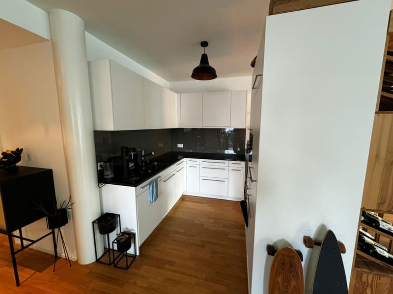 Topmoderne, helle und grosszügie 3.5-Zimmer-Wohnung mit Balkon an bester Lage in Brugg (2)