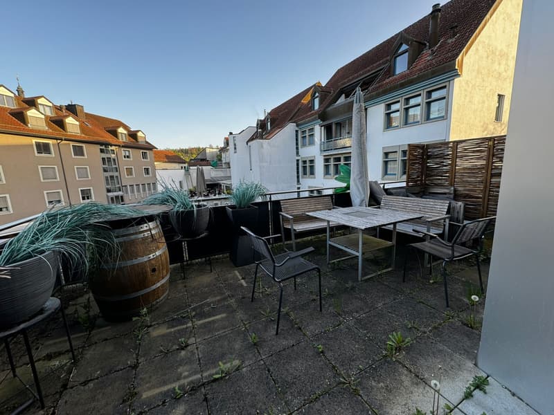 Topmoderne, helle und grosszügie 4.5-Zimmer-Wohnung mit Balkon an bester Lage in Brugg (8)