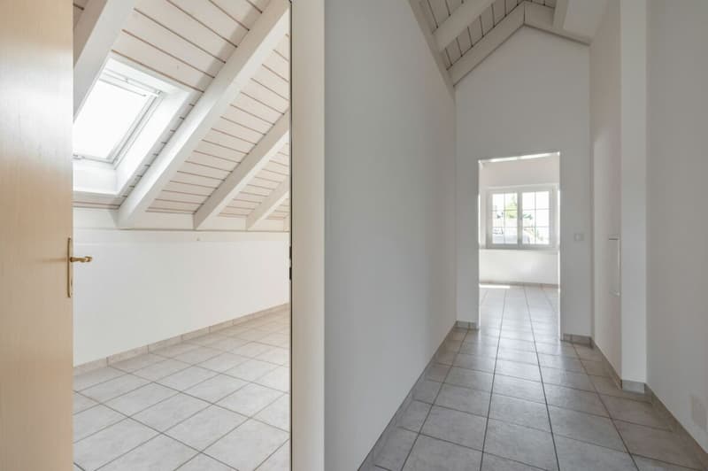 Casa indipendente di 6,5 locali con appartamento di 2,5 locali in una posizione meravigliosa con una vista impareggiabile! (16)