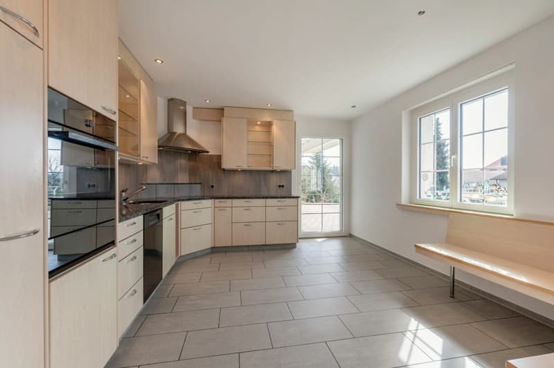 Casa indipendente di 6,5 locali con appartamento di 2,5 locali in una posizione meravigliosa con una vista impareggiabile! (8)