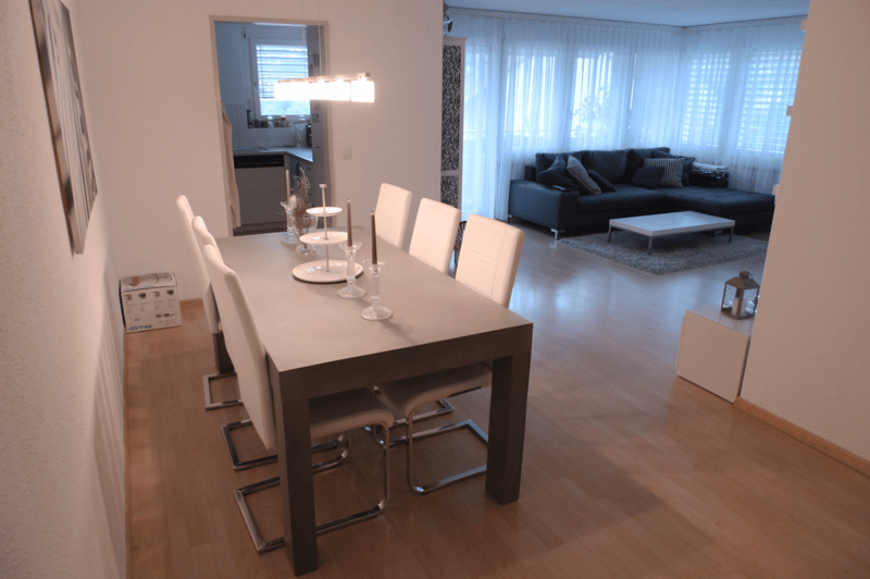 Grosszügige 3.5-Zimmer-Wohnung im 1. OG mit gedecktem Balkon (2)