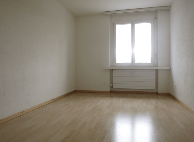 Grosszügige 3.5-Zimmer-Wohnung im 1. OG mit gedecktem Balkon (6)