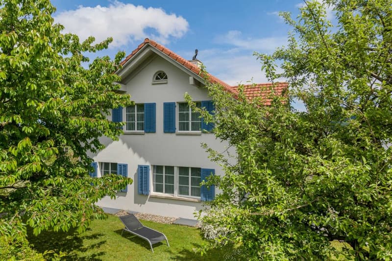Hochwertiges 6.5-Zimmer-Einfamilienhaus an erhöhter ruhiger Wohnlage! (2)