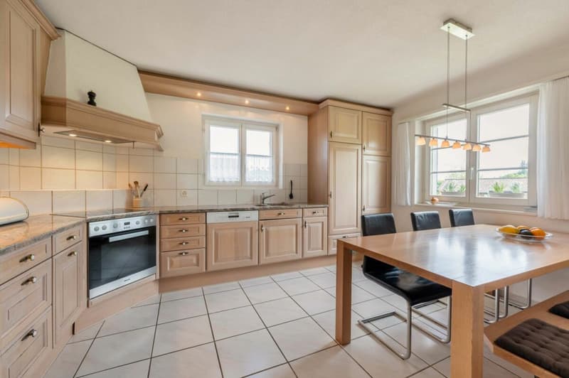 Hochwertiges 6.5-Zimmer-Einfamilienhaus an erhöhter ruhiger Wohnlage! (5)