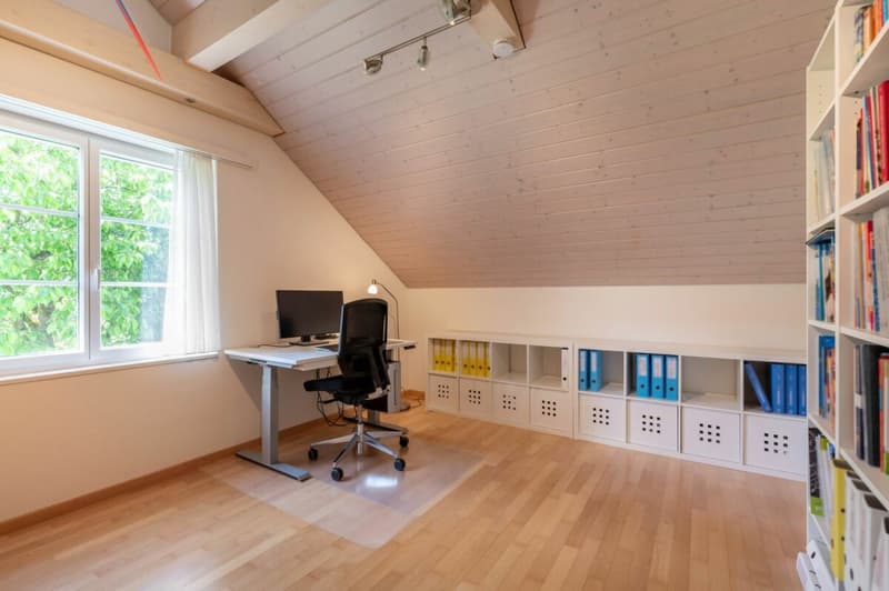 Hochwertiges 6.5-Zimmer-Einfamilienhaus an erhöhter ruhiger Wohnlage! (14)