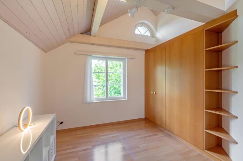 Hochwertiges 6.5-Zimmer-Einfamilienhaus an erhöhter ruhiger Wohnlage! (13)