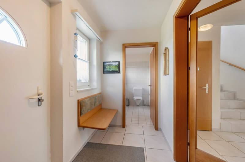 Hochwertiges 6.5-Zimmer-Einfamilienhaus an erhöhter ruhiger Wohnlage! (7)