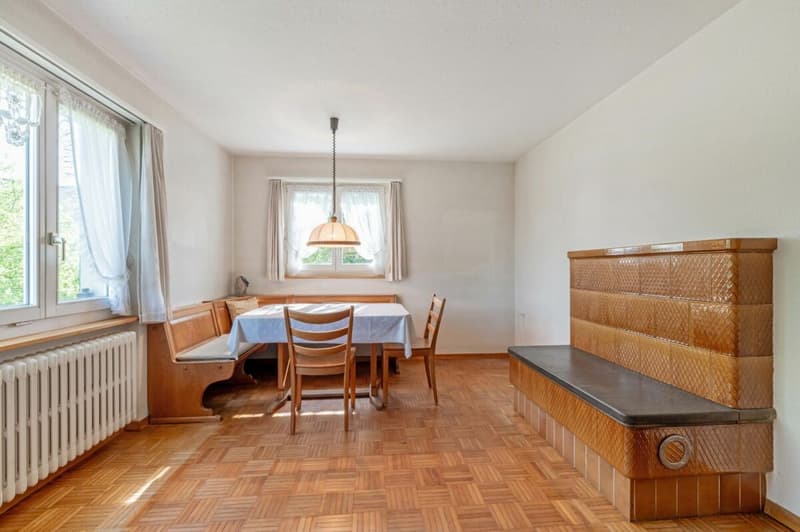 Freistehendes 5.5-Zimmer-Einfamilienhaus mit herrlichem Garten an wunderbar erhöhter Lage (4)