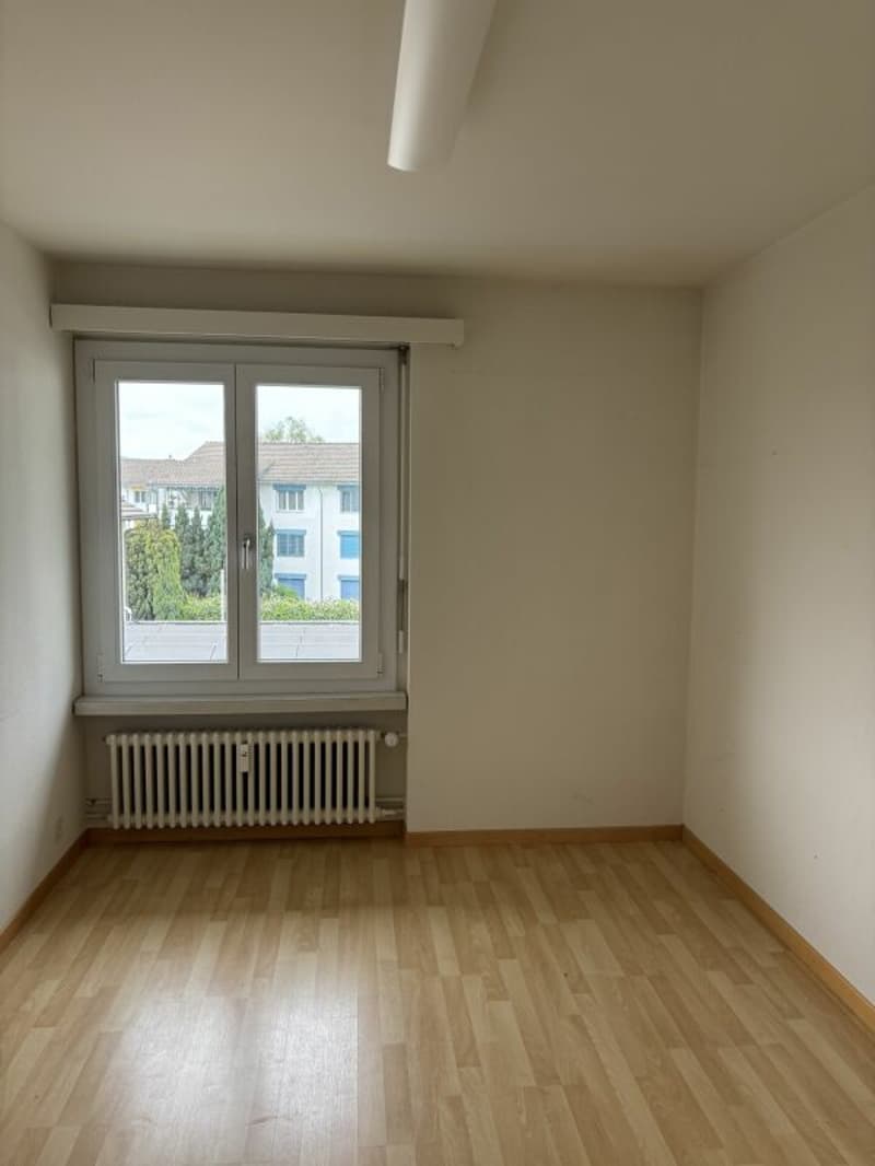 Helle 4-Zimmer-Wohnung mit sonnigem Balkon in ruhigem Wohnquartier (4)