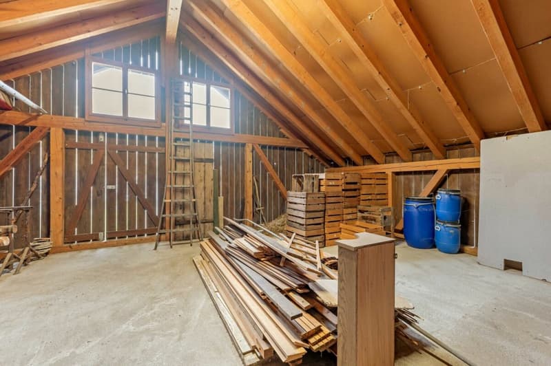 Wohnhaus mit zwei 2.5-Zimmer-Wohnungen und Entwicklungspotenzial im ruhigen Dorfkern von Remigen (20)