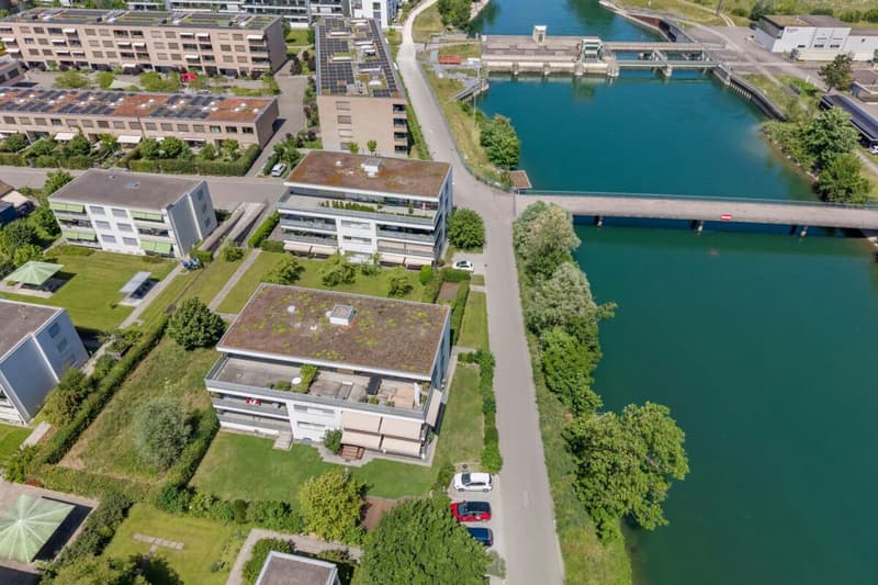 Grosszügige Erdgeschosswohnung mit grossem Garten im ruhigen und beliebten Wohnquartier "Scheibenschachen" direkt an der Aare (2)