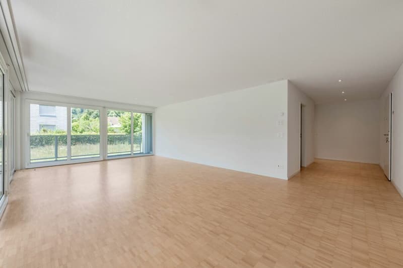 Grosszügige Erdgeschosswohnung mit grossem Garten im ruhigen und beliebten Wohnquartier "Scheibenschachen" direkt an der Aare (7)