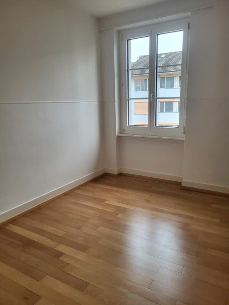 Helle 3.0-Zimmer-Wohnung an zentraler Lage zu vermieten (5)