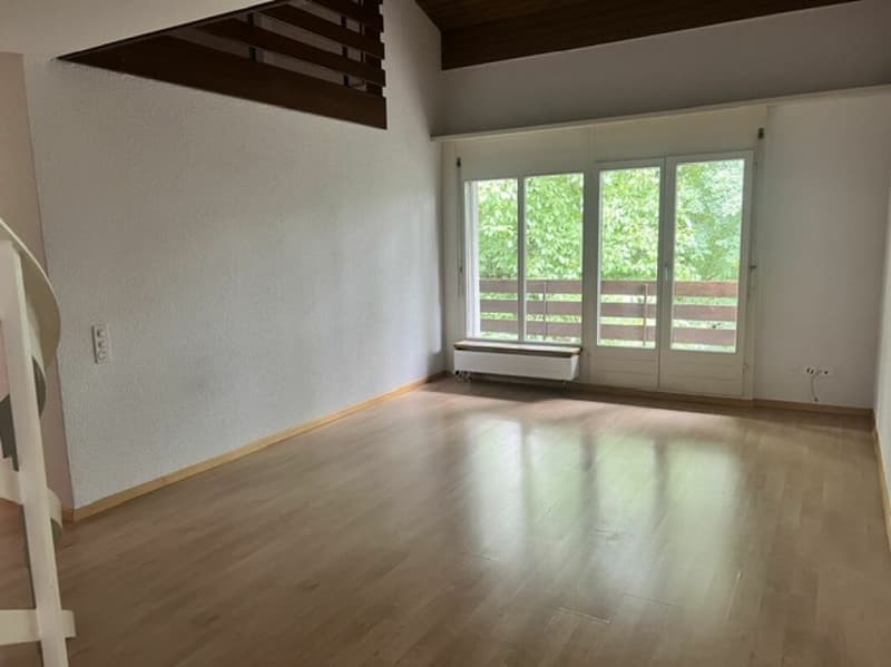 Ruhig gelegene 5.5-Zimmer-Maisonette-Wohnung mit Balkon zu vermieten (3)