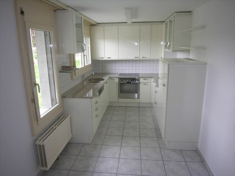 Ruhig gelegene 5.5-Zimmer-Maisonette-Wohnung mit Balkon zu vermieten (2)