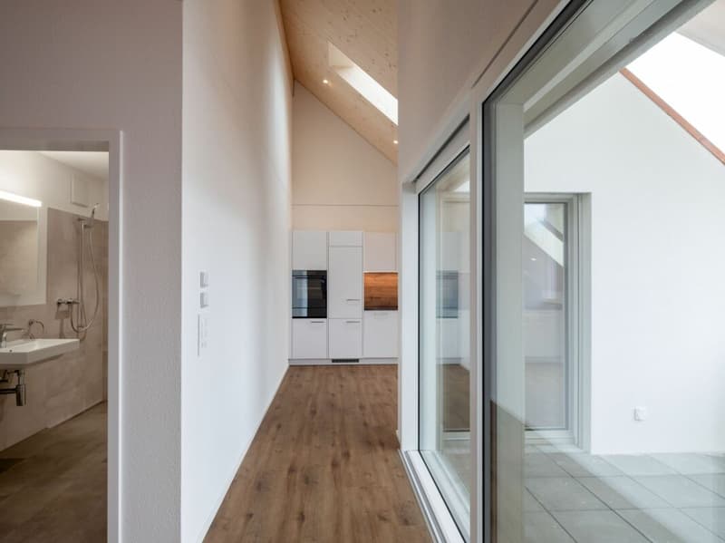 Hochwertig ausgebaute 2.5-Zimmer-Dachwohnung zu vermieten (2)
