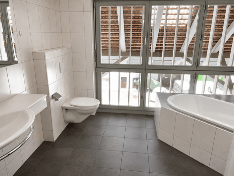 Einzigartige, sehr gepflegte 3.5-Zimmer-Wohnung mit sonnigem Balkon (9)