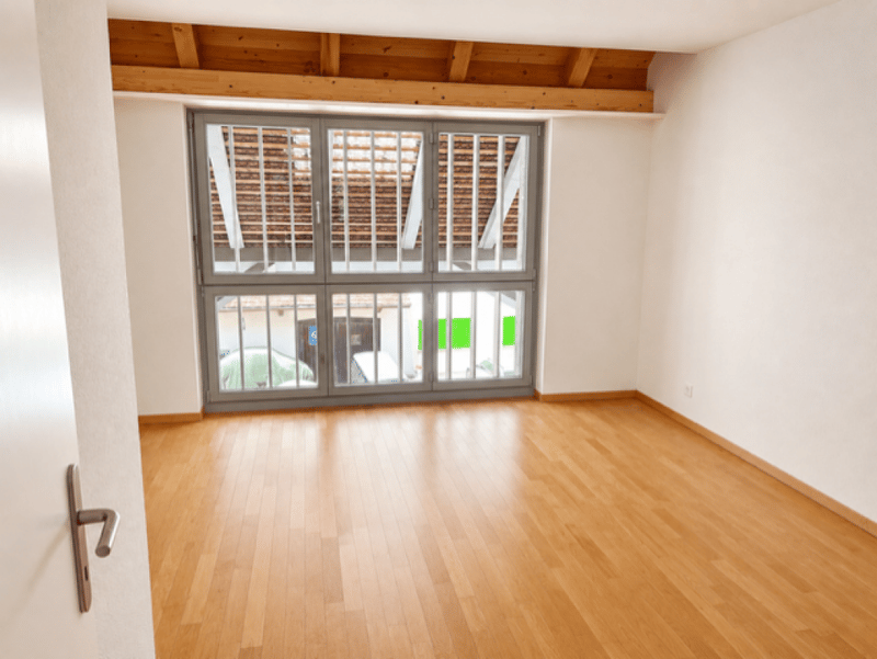 Einzigartige, sehr gepflegte 3.5-Zimmer-Wohnung mit sonnigem Balkon (5)