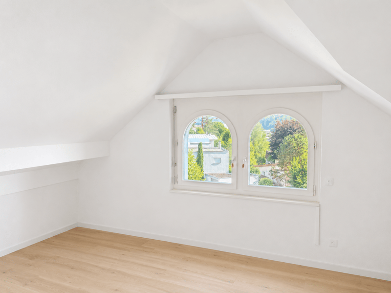 Idyllisch gelegenes 6.5-Zimmer-Einfamilienhaus mit herrlicher Sicht ins Grüne und guter Verkehrsanbindung (9)
