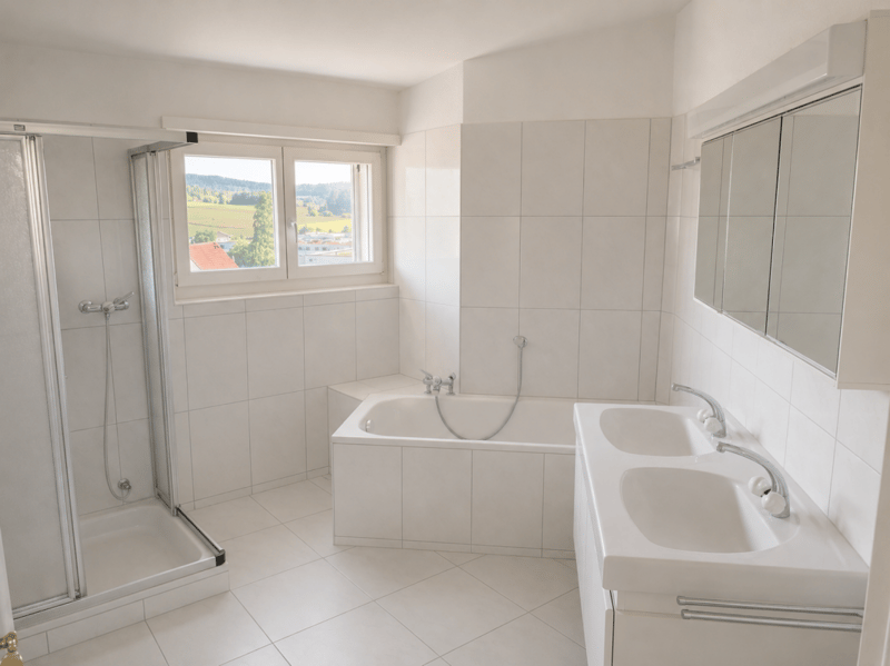 Idyllisch gelegenes 6.5-Zimmer-Einfamilienhaus mit herrlicher Sicht ins Grüne und guter Verkehrsanbindung (5)