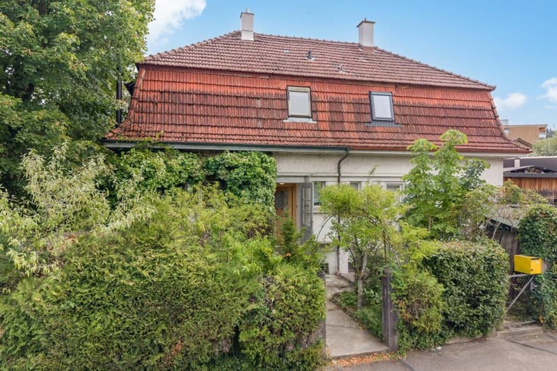 Doppeleinfamilienhaus mit grossem, idyllischen Gartenparadies in Stadtnähe - Ihr neues Zuhause (2)
