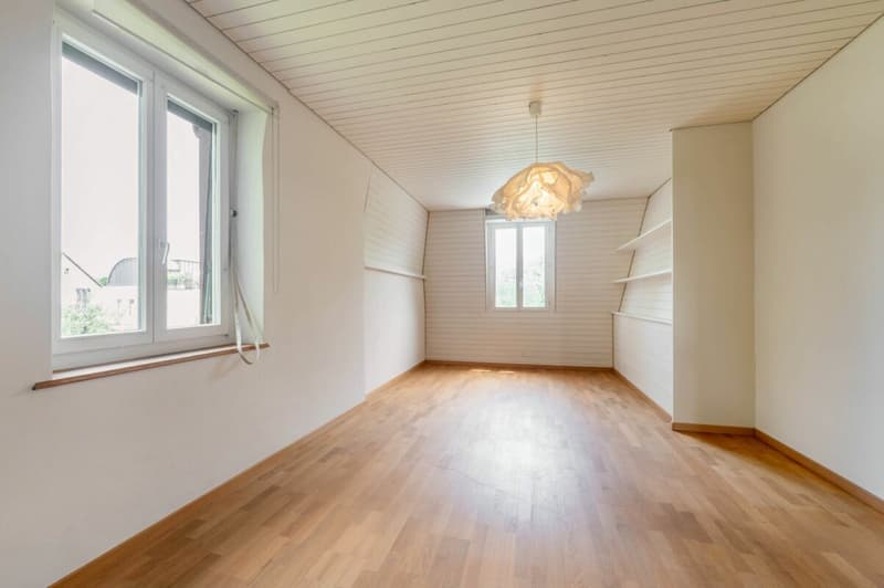 Doppeleinfamilienhaus mit grossem, idyllischen Gartenparadies in Stadtnähe - Ihr neues Zuhause (12)