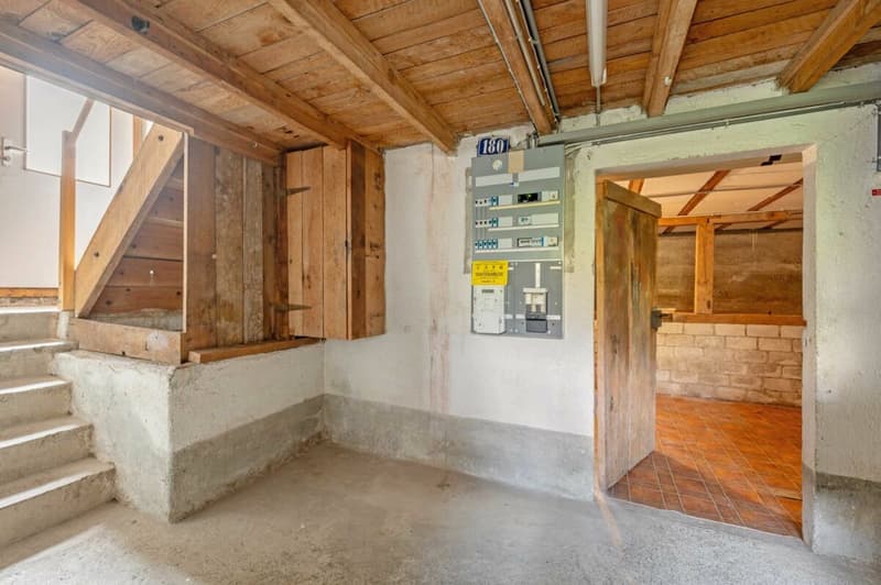 Freistehendes 5.0-Zimmer-Einfamilienhaus mit sanierter Gebäudehülle und Photovoltaikanlage (15)